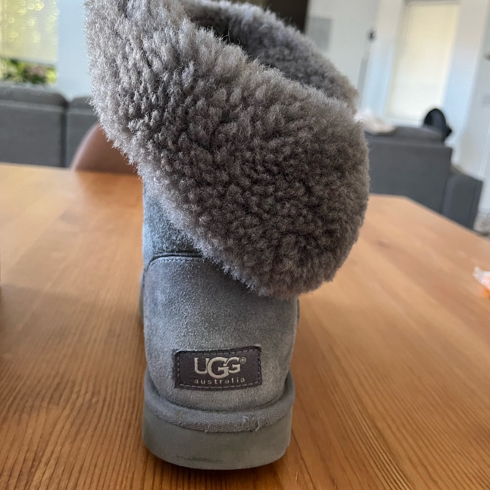 Uggs - Bailey Button Grey - image 1